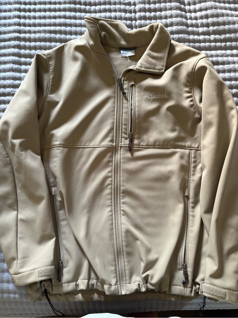 Columbia Men's Performance Softshell Jacket in Khaki